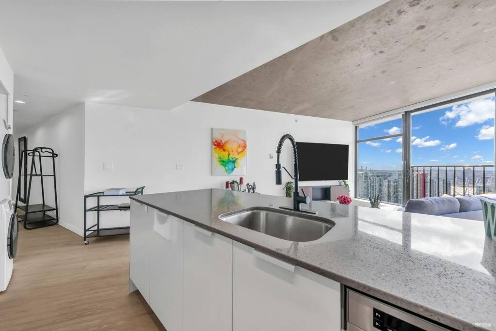 Skyview, 40Th Floor! 2Br Condo In Downtown Vancouver Exteriér fotografie