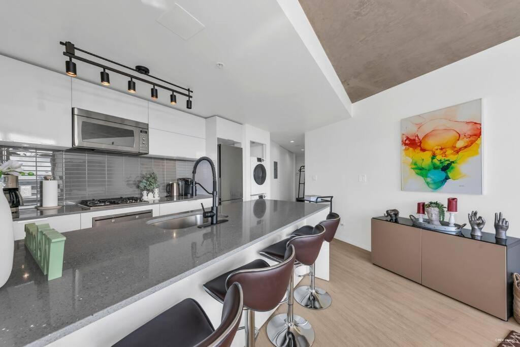 Skyview, 40Th Floor! 2Br Condo In Downtown Vancouver Exteriér fotografie